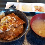 Teppanyaki Teru - 豚丼ミックス