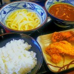 Marugame Seimen Hachiman Honjo Ten - カレーうどん<並>(¥490)の別盛り
                        天丼用白ごはん(¥140)
                        かしわ天(¥150)×2