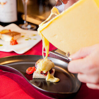 Raclette cheese, which is rare for Teppanyaki, is also available♪