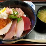 Kita Katsumaguro Ya Umi No Ichi Ten - ◆「よくばりリッチ丼」 (海の市店限定メニューです)