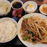 Ippin En - ■ニラレバの四川風炒め定食 600円(内税)■ランチタイムはアイスコーヒー付き。