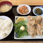 Kara-age Sakaba Takoshin - 塩からあげ定食＝７１５円 税込