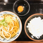 丸亀製麺 - かけうどん並、ライス、生卵　５１０円