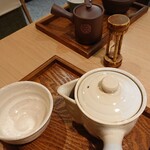 Chacha Ya Nanzan En Verusauoku Nishio Ten - パフェに付いてくるお茶  一人用の急須や茶碗も楽しめます