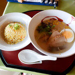 高松グランドカントリークラブ - 豚骨ラーメンセット