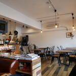 Flap Coffee & Bake Shop - 店内