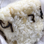 Komeya no Tezukuri Onigiri Tashi Naeki Higashi Ten - 揚げごぼうとしお昆布