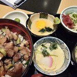 Oishii Sushi to Katsugyo Ryori Sakana no Manma Shinbashi - まかない丼