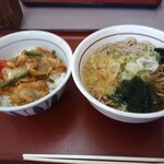 山田うどん - 料理写真: