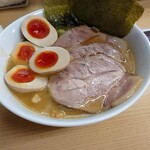 Tori Men Tei - 特製濃厚ラーメン(醤油) ランチサービス 味玉 1個追加