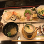 Sushi Kappou Tatsuki - すしランチ＝１１００円 税込