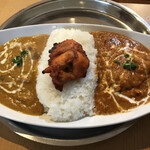 Taj Mahal Everest Omiya Ten - Wカレー（左：かぼちゃのキーマカレー、右：チキンカレー）