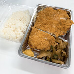 Hosomi Nikuten - 【2020年04月】チキンカツ弁当＠570円、ボリューミー。