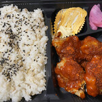 IPPON Shokudo - 赤唐揚げ弁当　※ご飯大盛りにしてもらいました。