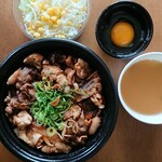 Yoshinoya Shizuoka Senagawa Ten - スタミナ超特盛丼(Aセット サラダ・味噌汁)