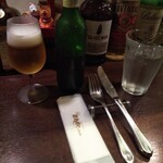 Bistrot Queue Leu Leu - セッティング&謎の飲み物