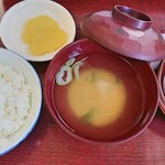 Jinkichi - 定食の　ライス（小盛）/味噌汁/漬物