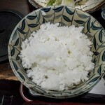 天幸 - ご飯！多めです。ダイエット中なので一杯だけお代わりしました！