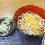 増田屋 - 定食に付く冷たいそば