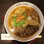 Kobe Gyuu Ramen Yazawa - 神戸牛×醤油(913円、真上から)