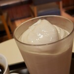 MOS BURGER Sapporo Yonbangai Ten - モスシェイクコーヒー(316円)です。