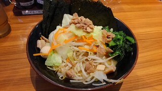 Ichikakuya Kasukabe Ten - ベジタブル家系＋半玉麺