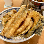 Ten-don to Kaisen-don Hatoba Shokudo Pasaru Makuhari Ueri - 上天丼935円