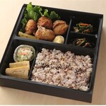 鶏の唐揚げ弁当