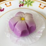 Wagashi Tsukasa Isoya - 桔梗…税込240円