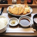 Yayoi Ken Takaoka Yokota Honmachi Ten - ロースとんかつとエビフライの定食