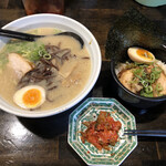 Kunekune Ramen Oogaki R21 Ten - チャー玉定食