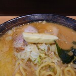 ラーメンだるまや  - トッピングのバターはそれなりに大きく厚みもあります！