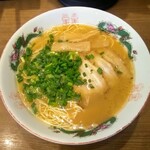 Hakata Ya Hatsukaichi Ten - 醤油とんこつラーメン