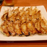 Gyoza Kunpu - 焼き餃子3人前