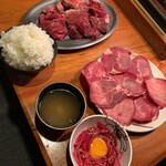 Sato Seiniku Chokubaisho - 