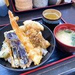 Sukesan Udon Asakawa Ten Sayagaya Ten - 秋天丼　みそ汁付き(舞茸、えび、いか、イトヨリ、かぼちゃ、ピーマン、なす)