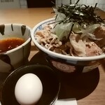 Uemon Cial Yokohama - 旨辛豚つけそば