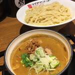 Fujiyama 55 Verusauoku Nishio Ten - 牛ホルカレーつけ麺　大盛