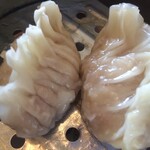 2个鱼翅饺子