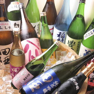 A wide variety of drinks related to Aomori Prefecture! Approximately 50 types of local sake are available.