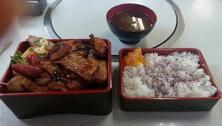 Parisian - 焼肉弁当  ( 税込750円 )