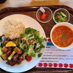 cafe petit pas - 道産豚と夏野菜の黒酢酢豚(600円)です。