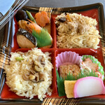 Manei Do Yoshino Mugikome Ten - 京風弁当 (松茸おこわ＆かしわおこわ)  ６３０円