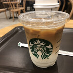 スターバックスコーヒー - キャラメルマキアート（アイス）・・・コーヒー屋さんをあまり利用しない私にはこれが最後のプラ容器になるかもしれません…頑張って利用しなくちゃ。