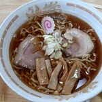 らーめんたかはし - 料理写真:ラーメン大盛(650円也) おしんこ付き