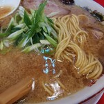 山さんラーメン - 麺アップ