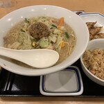 Ringer Hut Tokyo Higashi Yamato Ten - 