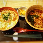 Restaurant Date - かつ丼と三陸産わかめ入り蕎麦