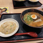 Ajisen Ramen Matsuyamadanichoten - 