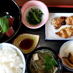 Atariya - 日替わり定食？マグロのブツとやきとり（2本）セット